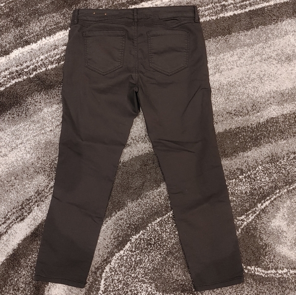 Brody Jeans Capri - Picture 3 of 3